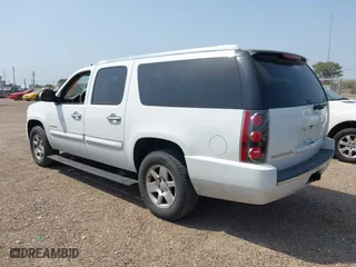2008 GMC Yukon XL Denali with VIN 1GKFK66808J103143, listed as a IAAI auction lot 41945005 with 206,696 mi miles. Bid and sale history available at carsss.com. Image 3.