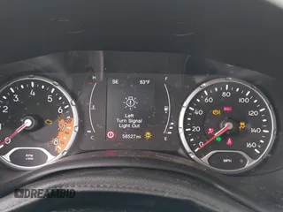 2017 Jeep Renegade Latitude with VIN ZACCJBBB1HPF11677, listed as a IAAI auction lot 42037975 with 58,527 mi miles. Bid and sale history available at carsss.com. Image 7.