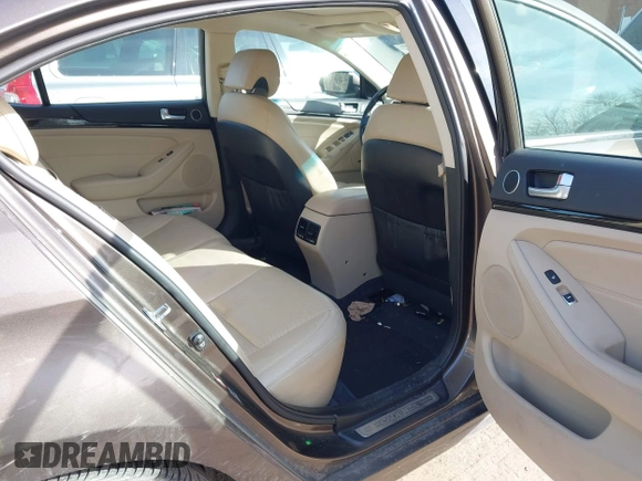 2014 Kia Cadenza Premium with VIN KNALN4D71E5139798, listed as a IAAI auction lot 41761521 with 170,055 mi miles. Bid and sale history available at carsss.com. Image 8.