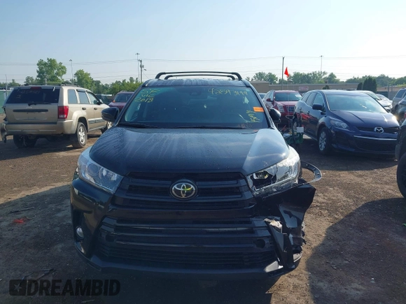 2018 Toyota Highlander SE with VIN 5TDJZRFH7JS868717, listed as a IAAI auction lot 42593499 with 83,533 mi miles and . Bid and sale history available at DreamBid. Image 12.