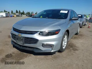 2016 Chevrolet Malibu LS z VIN 1G1ZB5ST9GF340558, wystawiony jako IAAI lot #42520463 z przebiegiem 104 296 mil mil oraz . Historia ofert i sprzedaży dostępna na DreamBid. Obrazek 2.