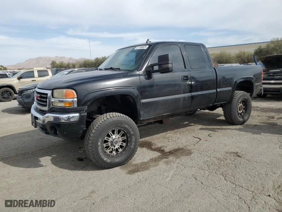 2007 GMC Sierra 2500HD Classic SLE1 with VIN 1GTHK29D37E106700, listed as a Copart auction lot 51186525 with 392,749 mi miles and Salvage Title. Bid and sale history available at carsss.com. Image 1.