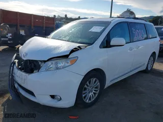 2013 Toyota Sienna XLE AAS with VIN 5TDYK3DC8DS324853, listed as a IAAI auction lot 41647704 with 143,656 mi miles. Bid and sale history available at carsss.com. Image 17.