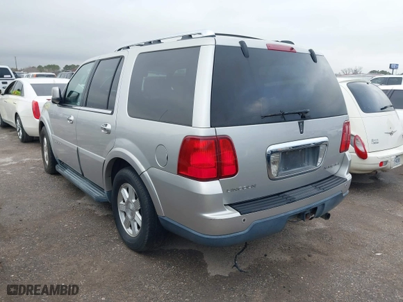 2006 Lincoln Navigator Luxury with VIN 5LMFU27506LJ01597, listed as a IAAI auction lot 41693004 with 1 mi miles. Bid and sale history available at carsss.com. Image 3.