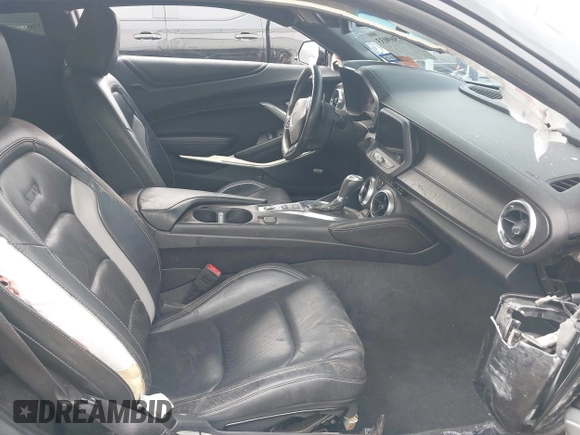 2018 Chevrolet Camaro 2SS with VIN 1G1FH1R70J0186772, listed as a IAAI auction lot 41569033 with Not provided miles and . Bid and sale history available at DreamBid. Image 5.