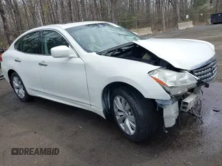 2011 Infiniti M37 with VIN JN1BY1AR9BM373072, listed as a IAAI auction lot 41918340 with 90,820 mi miles. Bid and sale history available at carsss.com. Image 1.