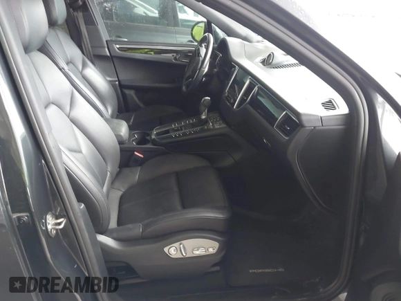 2018 Porsche Macan with VIN WP1AA2A55JLB15571, listed as a IAAI auction lot 41720835 with 63,770 mi miles. Bid and sale history available at carsss.com. Image 5.