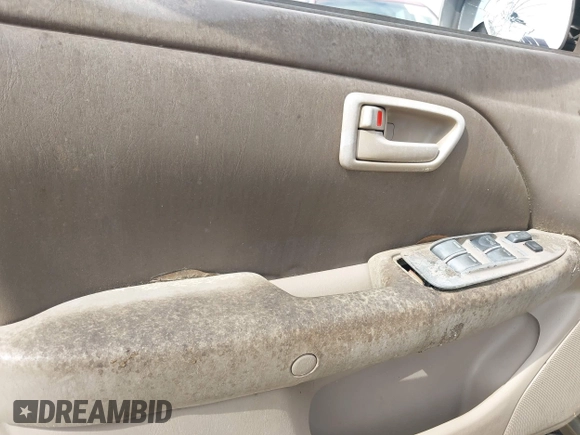 1999 Toyota Camry LE z VIN JT2BF28K9X0216439, wystawiony jako IAAI lot #42213626 z przebiegiem 280 812 mil mil oraz . Historia ofert i sprzedaży dostępna na DreamBid. Obrazek 12.