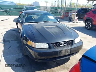 2000 Ford Mustang with VIN 1FAFP4042YF252802, listed as a IAAI auction lot 41994872 with 189,081 mi miles. Bid and sale history available at carsss.com. Image 12.