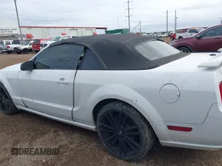 2007 Ford Mustang Deluxe with VIN 1ZVFT84N675266543, listed as a IAAI auction lot 41106799 with 132,127 mi miles and . Bid and sale history available at carsss.com. Image 15.