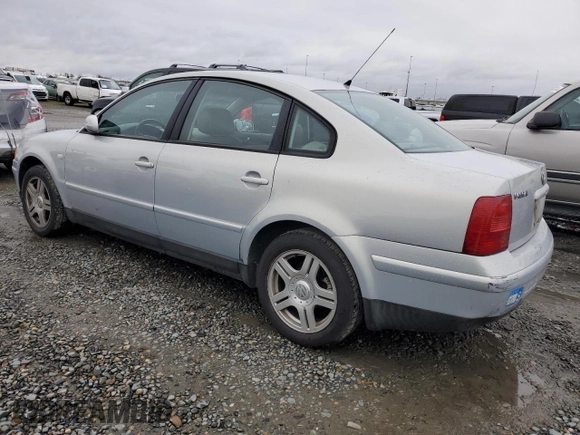 2000 Volkswagen Passat z VIN WVWPD23B0YP431209, wystawiony jako Copart lot #84954554 z przebiegiem 149 382 mil mil oraz Szkoda całkowita • Salvage title. Historia ofert i sprzedaży dostępna na DreamBid. Obrazek 2.
