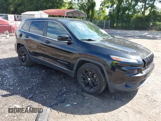 2018 Jeep Cherokee Latitude Tech Connect with VIN 1C4PJLCB1JD596112, listed as a IAAI auction lot 42707705 with 184,586 mi miles and . Bid and sale history available at DreamBid. Image 1.
