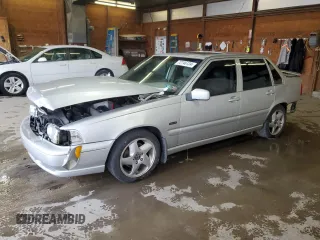 1998 Volvo S70 z VIN YV1LS567XW3526288, wystawiony jako Copart lot #72746124 z przebiegiem 177 510 mil mil oraz Szkody całkowita. Historia ofert i sprzedaży dostępna na DreamBid. Obrazek 1.