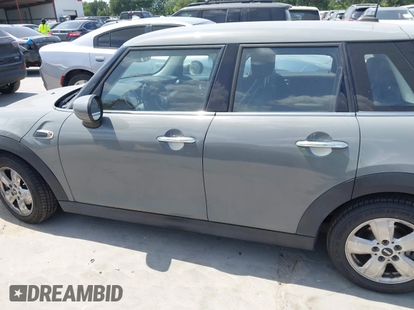 2021 MINI Hardtop 4 Door Oxford Edition with VIN WMWXU7C09M2P17351, listed as a IAAI auction lot 42330197 with 51,628 mi miles and . Bid and sale history available at DreamBid. Image 14.