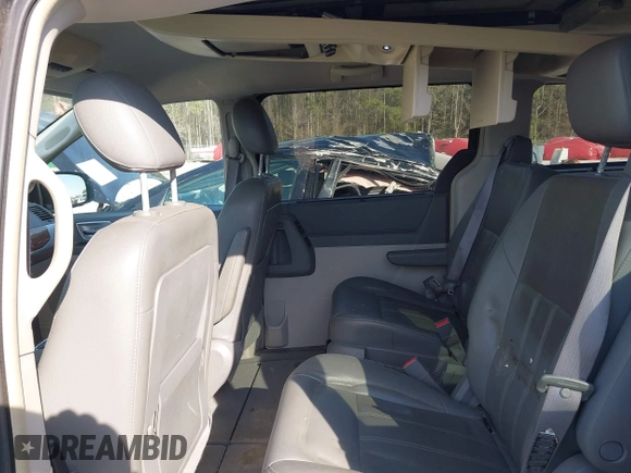 2008 Chrysler Town & Country Touring with VIN 2A8HR54P48R708923, listed as a IAAI auction lot 41917518 with 233,971 mi miles. Bid and sale history available at carsss.com. Image 8.