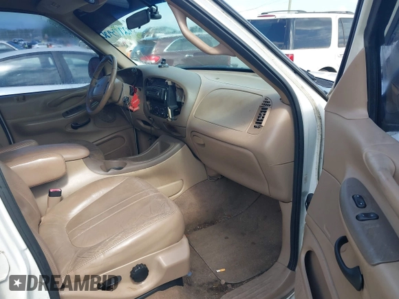 1998 Ford Expedition XLT with VIN 1FMRU17L6WLB26352, listed as a IAAI auction lot 42713980 with 209,454 mi miles and . Bid and sale history available at DreamBid. Image 5.