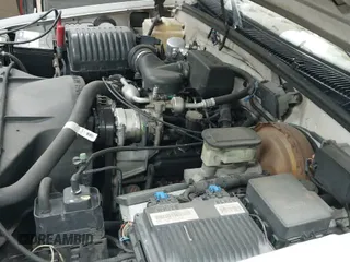 1998 GMC Sierra 1500 with VIN 1GTEC14W1WZ507575, listed as a IAAI auction lot 42174509 with 297,207 mi miles and . Bid and sale history available at DreamBid. Image 19.