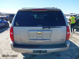 2007 Chevrolet Suburban LTZ with VIN 3GNFC16037G200947, listed as a IAAI auction lot 41699274 with 217,182 mi miles. Bid and sale history available at carsss.com. Image 16.