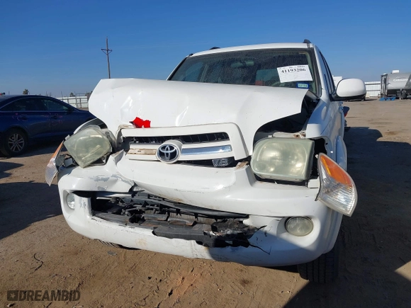 2005 Toyota Sequoia SR5 with VIN 5TDZT34A35S264112, listed as a IAAI auction lot 41193206 with 82,739 mi miles. Bid and sale history available at carsss.com. Image 12.
