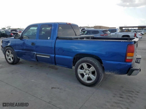 2004 Chevrolet Silverado 1500 with VIN 2GCEC19V241388182, listed as a Copart auction lot 50597315 with 184,273 mi miles and Salvage Title. Bid and sale history available at carsss.com. Image 2.
