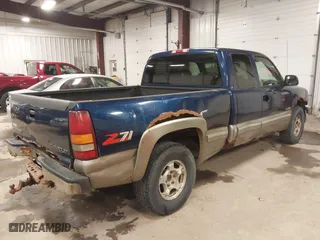 2000 Chevrolet Silverado 1500 LS with VIN 2GCEK19T0Y1274947, listed as a IAAI auction lot 42042066 with 200,262 mi miles. Bid and sale history available at carsss.com. Image 4.