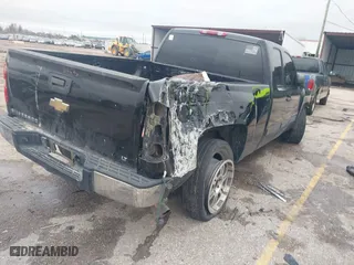 2007 Chevrolet Silverado 1500 Work Truck with VIN 1GCEC19C67Z509399, listed as a IAAI auction lot 41265865 with 324,438 mi miles. Bid and sale history available at carsss.com. Image 4.