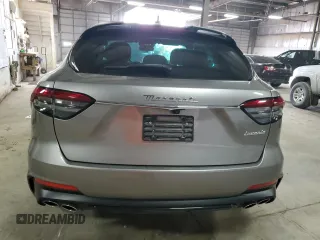 2022 Maserati Levante with VIN ZN661YUM6NX390571, listed as a Copart auction lot 57585815 with 48,137 mi miles and Salvage title. Bid and sale history available at DreamBid. Image 6.