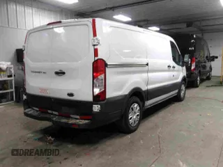 2018 Ford Transit z VIN 1FTYE1YM6JKB22823, wystawiony jako IAAI lot #42514705 z przebiegiem 147 895 mil mil oraz . Historia ofert i sprzedaży dostępna na DreamBid. Obrazek 11.