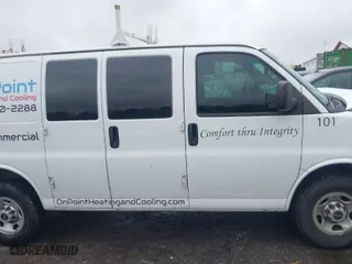 2018 GMC Savana Cargo Van with VIN 1GTW7AFGXJ1910704, listed as a IAAI auction lot 40924087 with 142,697 mi miles. Bid and sale history available at carsss.com. Image 13.
