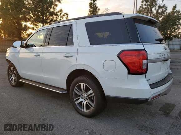 2023 Ford Expedition XLT with VIN 1FMJU1H82PEA63411, listed as a Copart auction lot 83248934 with 17,603 mi miles and Salvage Title. Bid and sale history available at carsss.com. Image 2.