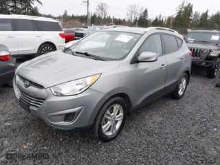 2011 Hyundai Tucson Limited with VIN KM8JUCAC7BU315680, listed as a IAAI auction lot 41577234 with 32,558 mi miles. Bid and sale history available at carsss.com. Image 17.