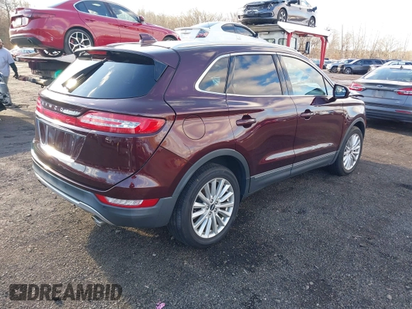 2019 Lincoln MKC Premiere with VIN 5LMCJ1D93KUL22578, listed as a IAAI auction lot 41185166 with 45,921 mi miles. Bid and sale history available at carsss.com. Image 4.