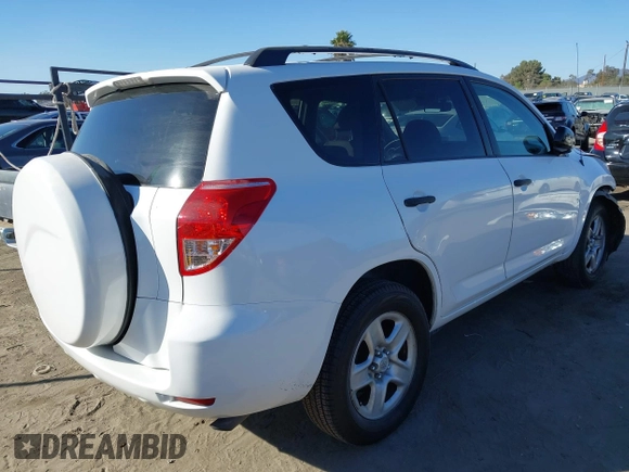 2008 Toyota RAV4 with VIN JTMZD35V985112599, listed as a IAAI auction lot 40728332 with 146,552 mi miles. Bid and sale history available at carsss.com. Image 4.