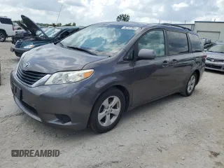 2012 Toyota Sienna LE AAS с VIN 5TDKK3DC8CS225664, выставлен на аукционе Copart как лот 62187865 с пробегом 294 547 миль миль и Списание • Salvage title. История ставок и продаж доступна на DreamBid. Изображение 1.