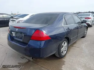 2007 Honda Accord Sdn LX with VIN 1HGCM56497A001405, listed as a IAAI auction lot 41584462 with 274,055 mi miles. Bid and sale history available at carsss.com. Image 4.
