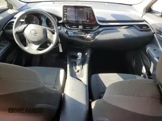 2021 Toyota C-HR LE z VIN JTNKHMBX0M1096503, wystawiony jako Copart lot #55501725 z przebiegiem 29 774 mil mil oraz Szkoda całkowita • Salvage title. Historia ofert i sprzedaży dostępna na DreamBid. Obrazek 8.