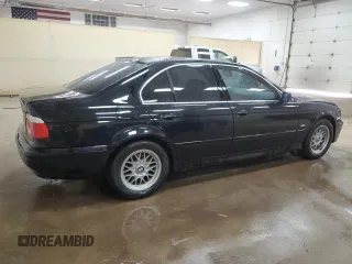 2001 BMW 5 Series 525i z VIN WBADT43441GX23709, wystawiony jako Copart lot #56279355 z przebiegiem 150 964 mil mil oraz Czysty tytuł • Clean title. Historia ofert i sprzedaży dostępna na DreamBid. Obrazek 3.