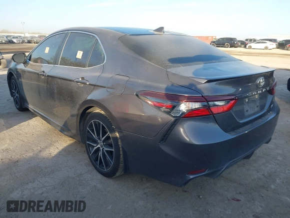 2023 Toyota Camry SE with VIN 4T1S11AK4PU126114, listed as a IAAI auction lot 41778725 with 39,008 mi miles. Bid and sale history available at carsss.com. Image 3.
