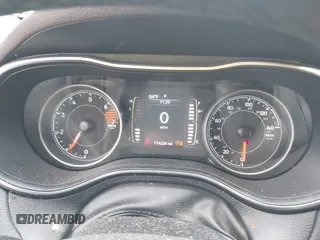 2020 Jeep Cherokee Latitude Plus z VIN 1C4PJMLB0LD536976, wystawiony jako IAAI lot #42244708 z przebiegiem 116 228 mil mil oraz . Historia ofert i sprzedaży dostępna na DreamBid. Obrazek 7.