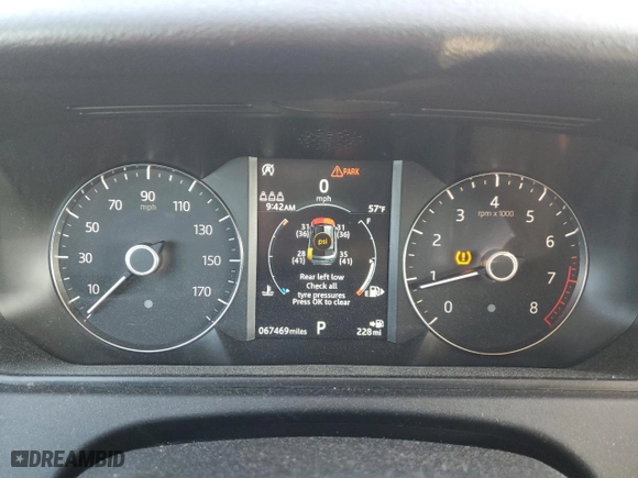 2019 Land Rover Range Rover Velar with VIN SALYA2EX4KA210785, listed as a Copart auction lot 40005024 with 67,469 mi miles. Bid and sale history available at carsss.com. Image 9.