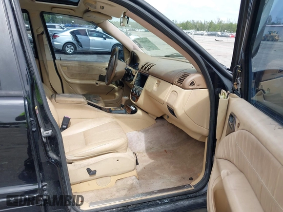 2004 Mercedes-Benz M 350 z VIN 4JGAB57E84A503851, wystawiony jako IAAI lot #42444009 z przebiegiem Nie podano mil oraz . Historia ofert i sprzedaży dostępna na DreamBid. Obrazek 5.