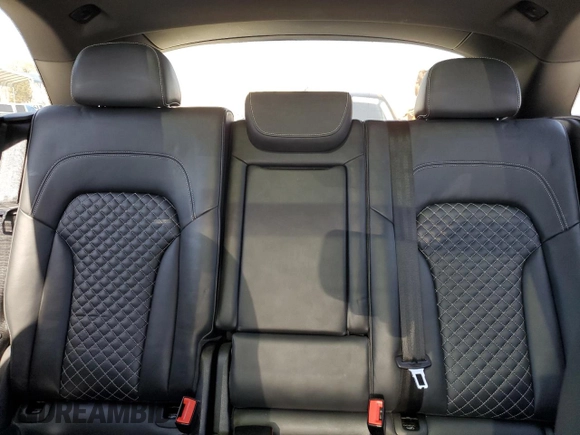 2017 Audi SQ5 Premium Plus z VIN WA1CCAFP1HA044328, wystawiony jako Copart lot #50638465 z przebiegiem 85 512 mil mil oraz Szkoda całkowita • Salvage title. Historia ofert i sprzedaży dostępna na DreamBid. Obrazek 10.
