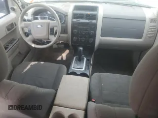 2011 Ford Escape XLS z VIN 1FMCU9C71BKC61705, wystawiony jako Copart lot #53281065 z przebiegiem 206 804 mil mil oraz Szkoda całkowita • Salvage title. Historia ofert i sprzedaży dostępna na DreamBid. Obrazek 8.