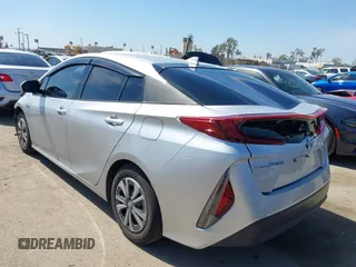 2017 Toyota Prius Plus with VIN JTDKARFP7H3019766, listed as a IAAI auction lot 41850601 with 281,540 mi miles and . Bid and sale history available at DreamBid. Image 3.