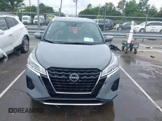 2023 Nissan Kicks SV z VIN 3N1CP5CV0PL509549, wystawiony jako IAAI lot #42314220 z przebiegiem 52 589 mil mil oraz . Historia ofert i sprzedaży dostępna na DreamBid. Obrazek 13.