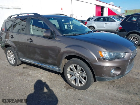 2013 Mitsubishi Outlander SE with VIN JA4JT3AW5DU020110, listed as a IAAI auction lot 41738969 with 125,246 mi miles. Bid and sale history available at carsss.com. Image 17.