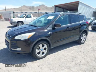 2013 Ford Escape SE z VIN 1FMCU9GX4DUC94117, wystawiony jako IAAI lot #42394333 z przebiegiem 261 392 mil mil oraz . Historia ofert i sprzedaży dostępna na DreamBid. Obrazek 2.