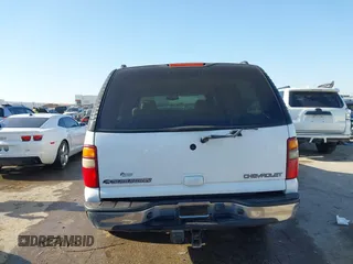 2003 Chevrolet Suburban LT with VIN 1GNFK16Z83R307164, listed as a IAAI auction lot 41977105 with 275,328 mi miles. Bid and sale history available at carsss.com. Image 16.