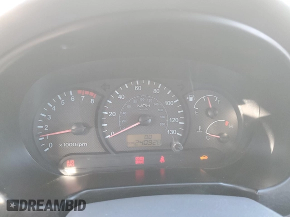 2003 Hyundai Accent GL z VIN KMHCG45C63U413388, wystawiony jako Copart lot #88979235 z przebiegiem 240 928 mil mil oraz Szkoda całkowita • Salvage title. Historia ofert i sprzedaży dostępna na DreamBid. Obrazek 9.