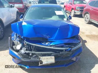 2024 Hyundai Elantra SEL z VIN KMHLS4DG3RU727771, wystawiony jako IAAI lot #42491600 z przebiegiem 5 510 mil mil oraz . Historia ofert i sprzedaży dostępna na DreamBid. Obrazek 12.